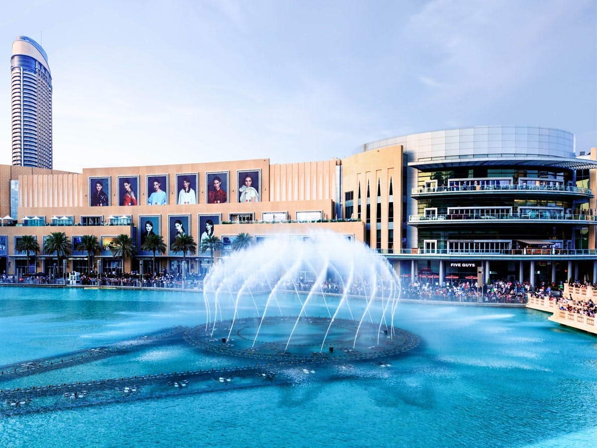 dubai fountain boardwalk photos