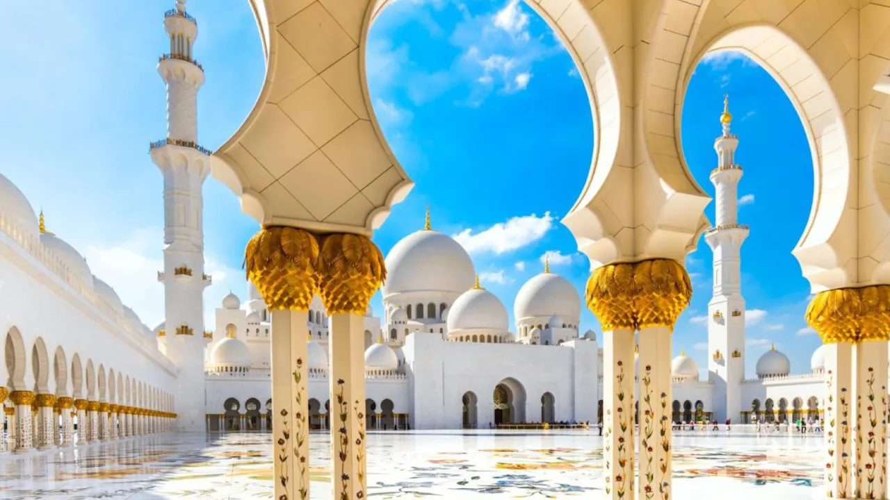 Abu Dhabi City Tour with Louvre Museum with Lunch