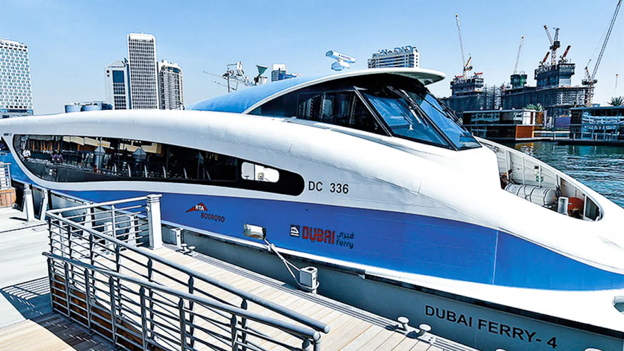 At the Top + Ferry Tour from Dubai Marina