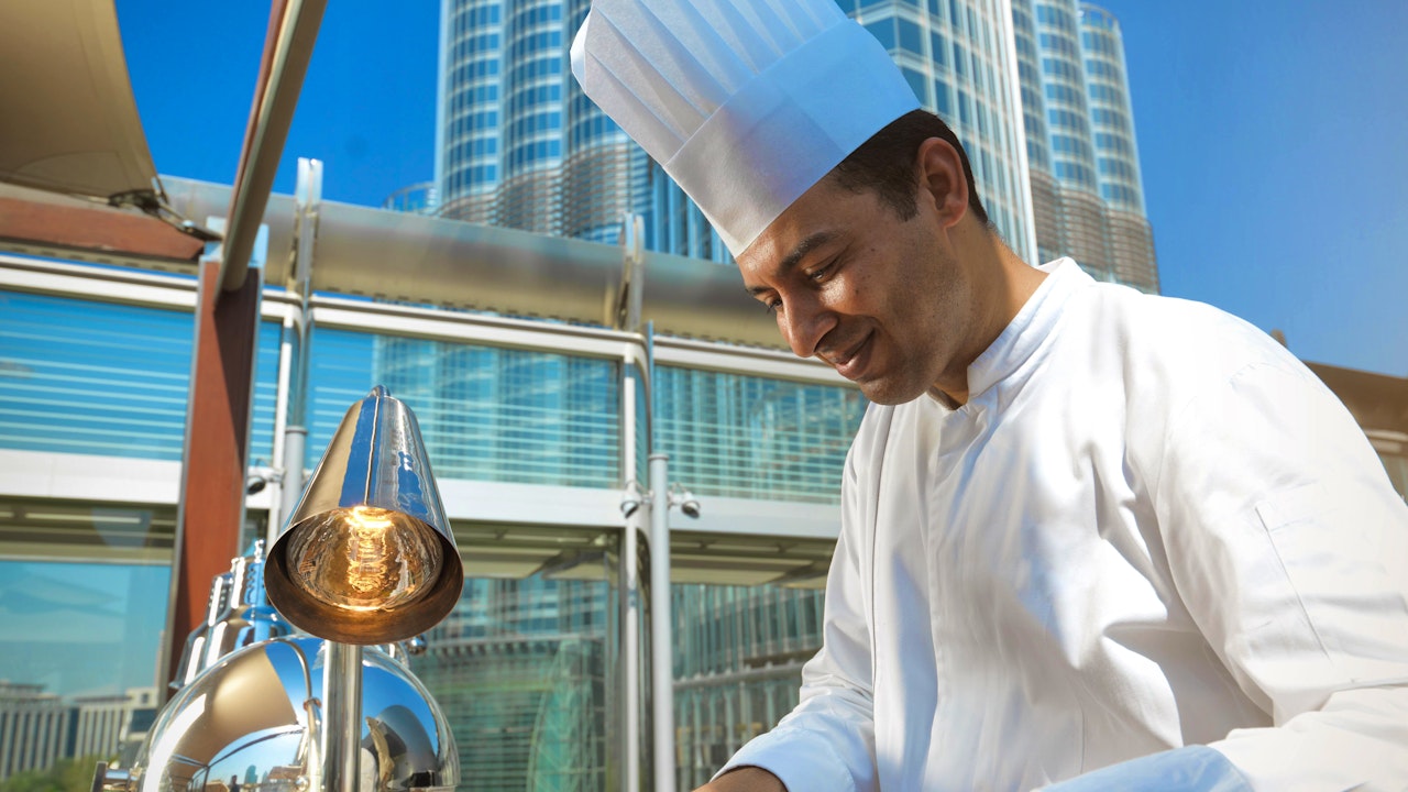 Burj Khalifa: Level 124 + Dinning at The Roof Top  Location