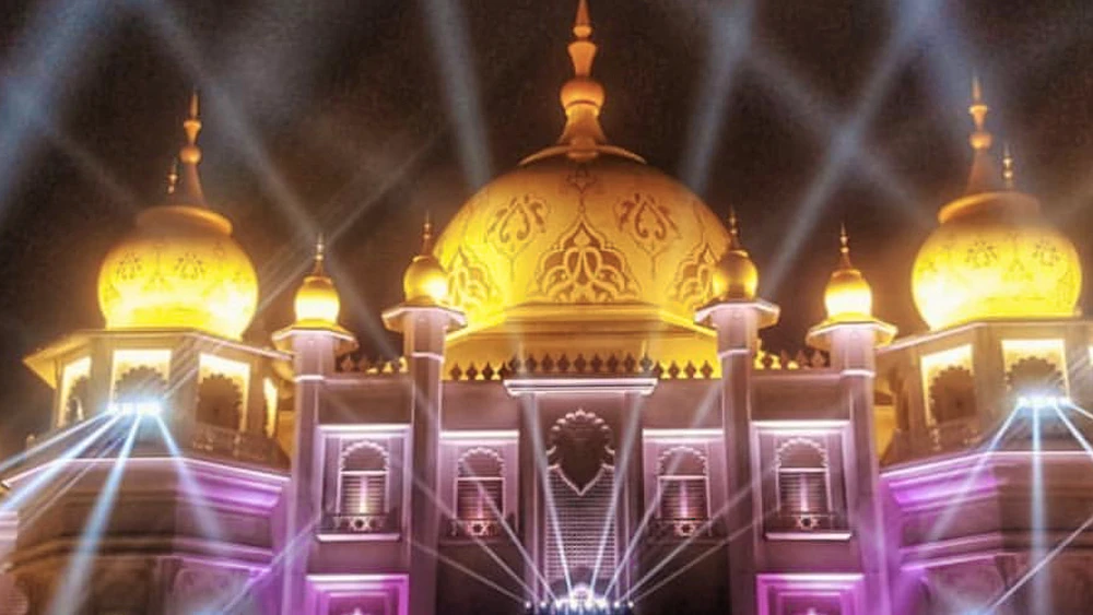 Rajmahal theatre Bollywood parks Discount