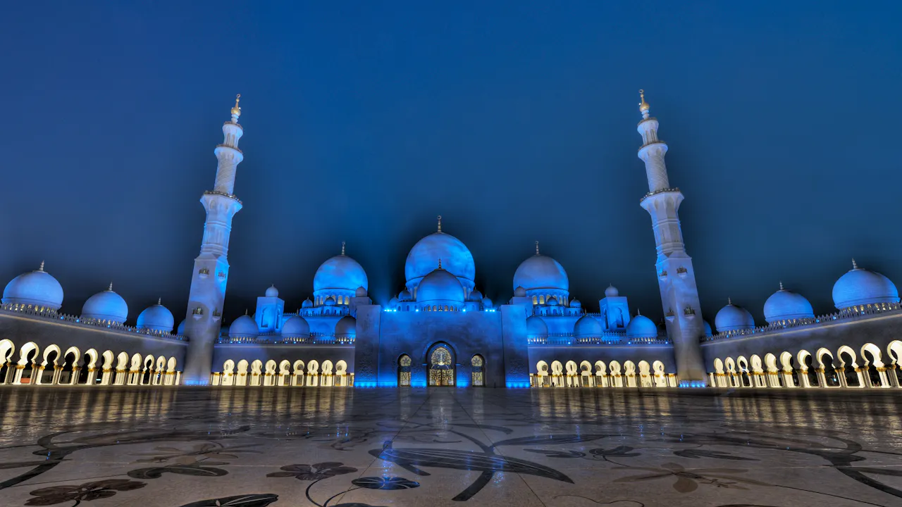 Abu Dhabi Mosque + Warner Bros park Tour from Abu Dhabi Price