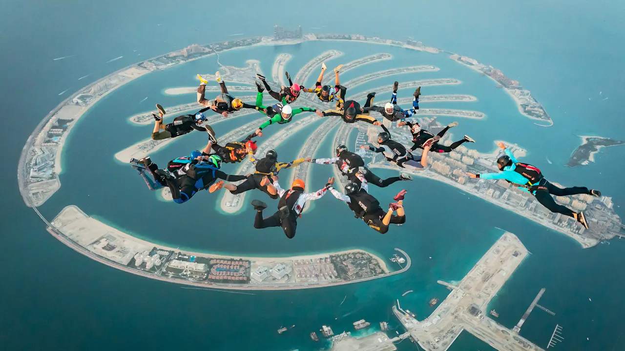 sky diving dubai