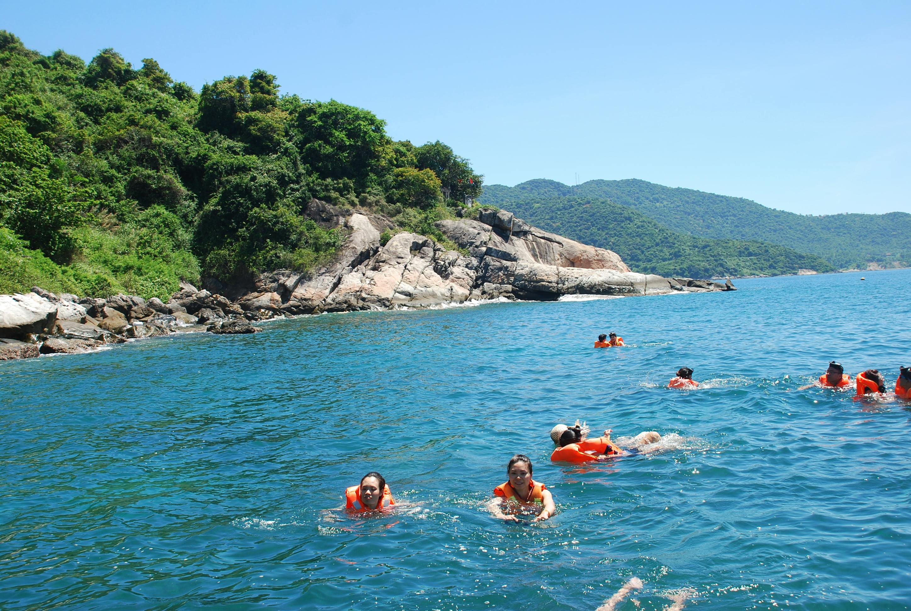 Cham Islands Day Tour from Da Nang