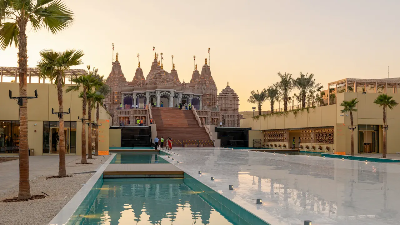 Abu Dhabi Hindu Temple Tour with Return Transfer From Dubai Category