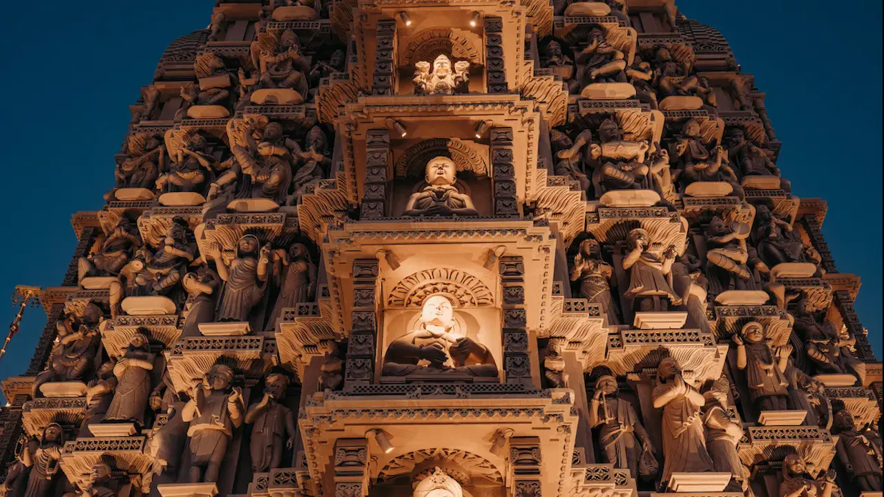 Abu Dhabi Hindu Temple Tour with Return Transfer From Dubai Review