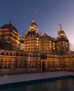 Abu Dhabi City Tour with Hindu Temple Tour with Return Transfer From Dubai