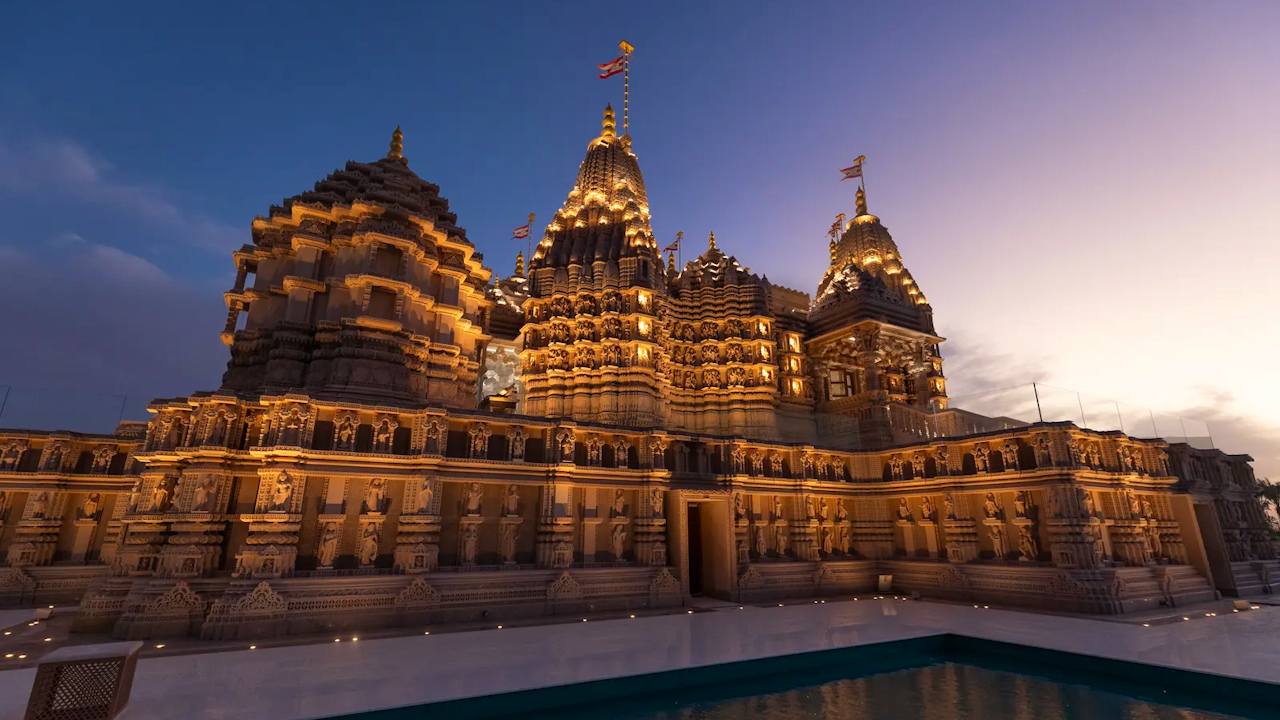 Abu Dhabi Hindu Temple Tour with Return Transfer From Dubai