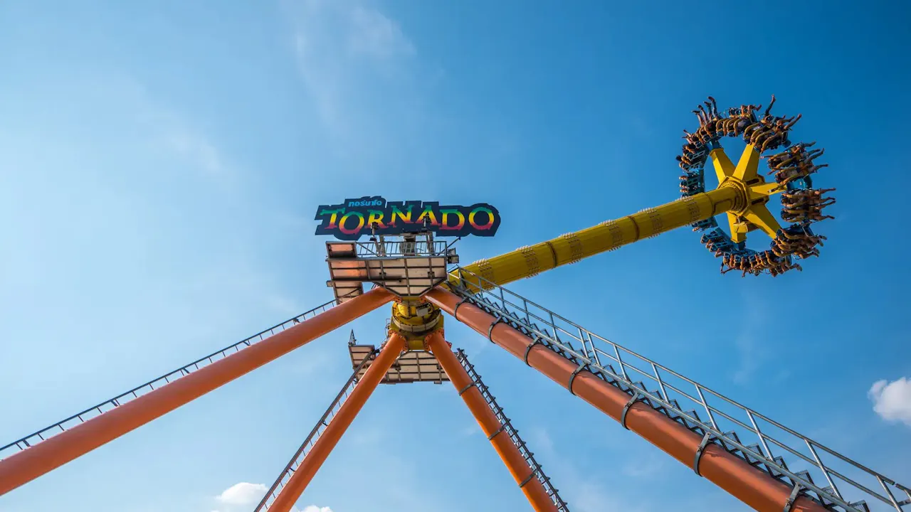 Dream World Bangkok with Round Trip Share Transfer