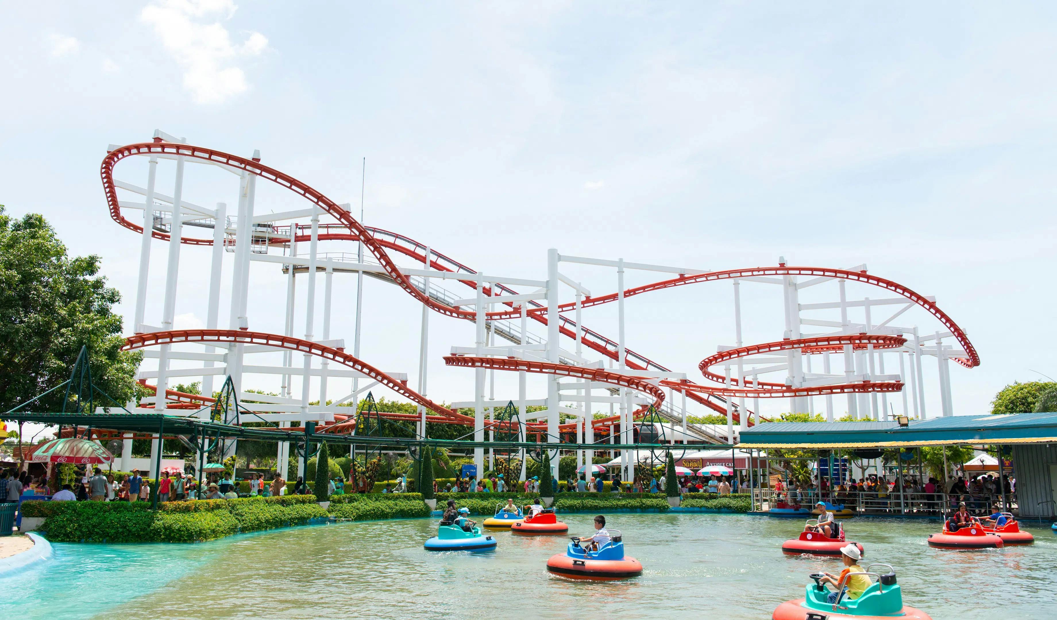 Dream World Bangkok with Round Trip Share Transfer Ticket