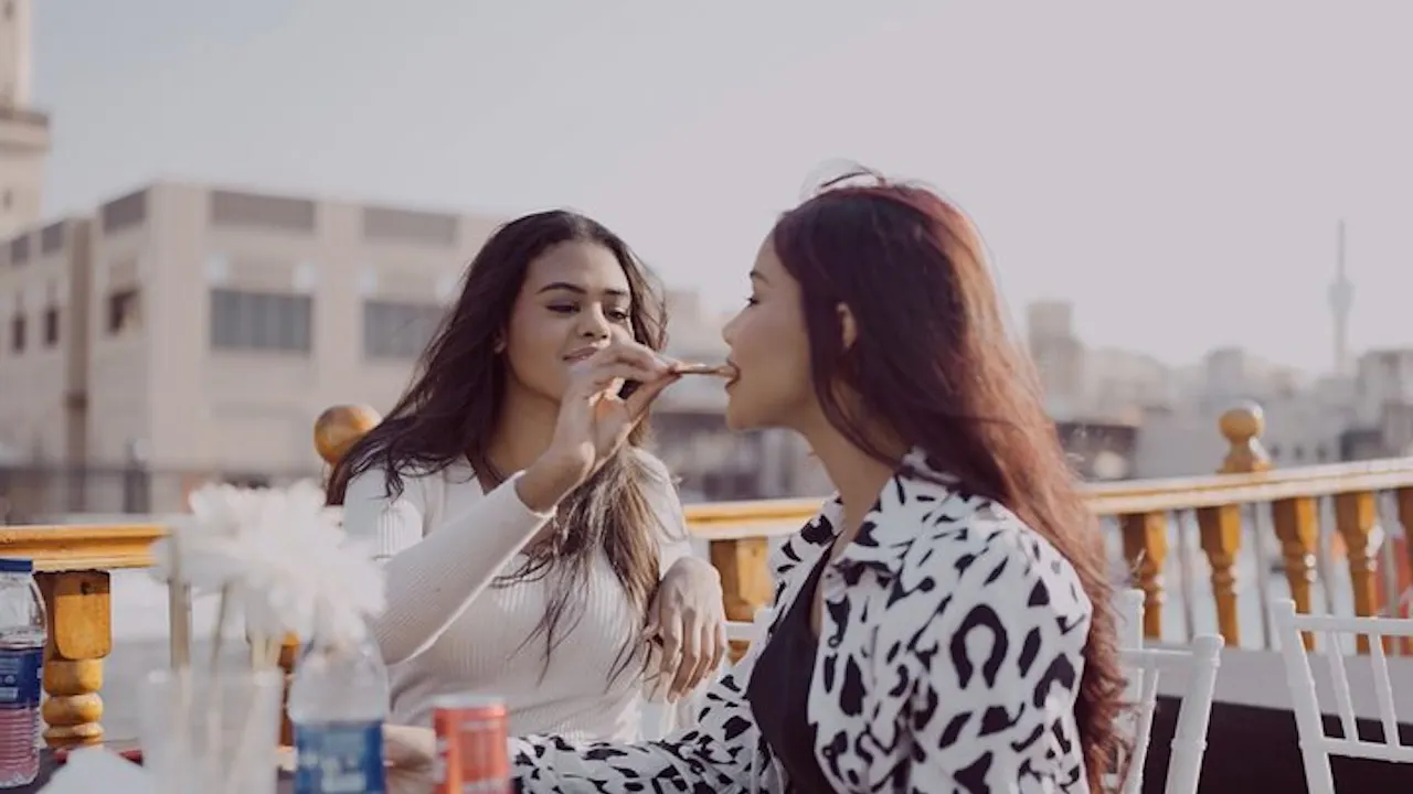 Dubai Creek Sightseeing Cruise with Unlimited Freshly Baked Pizza