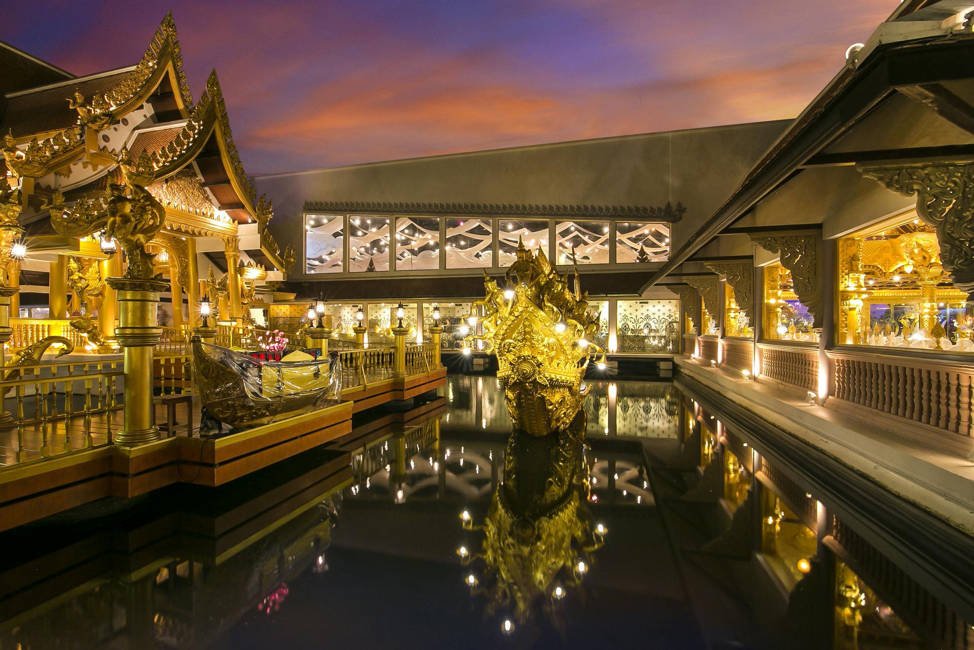 Phuket Fantasea with Round Trip Transfer  