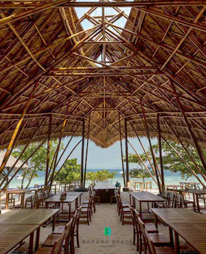 Speedboat Tour: PhiPhi, Khai Island, Pi Leh Lagoon & Viking Cave Tour with Park Fees & Lunch