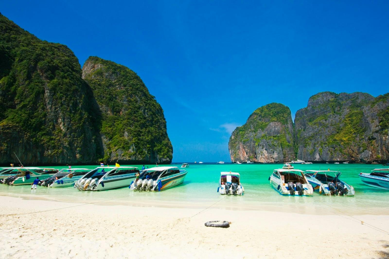 Phi Phi Islands and Maya Bay Day Trip with Lunch
