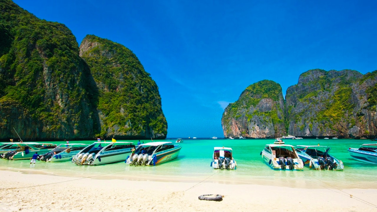 Phi Phi Islands and Maya Bay Day Trip with Lunch