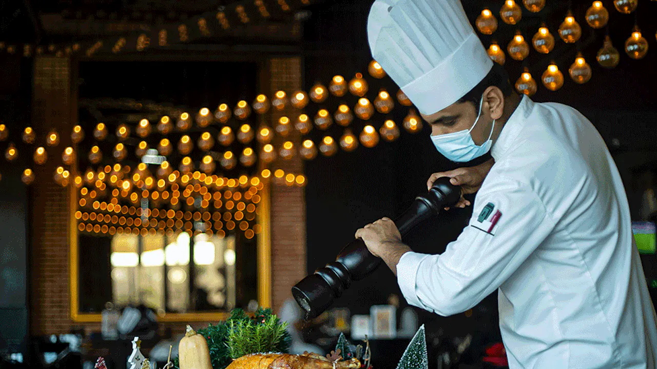 Yas Island Hotels + Free Park Pass (2 Adults + 1 Child) Discount