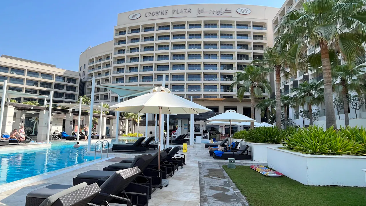 Yas Island Hotels + Free Park Pass (2 Adults + 1 Child) Discount