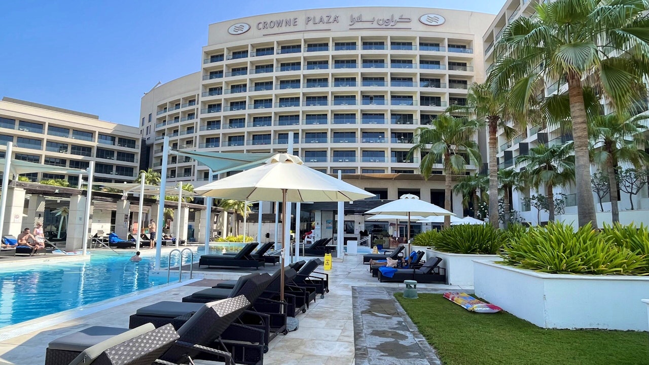 Yas Island Hotels + Free Park Pass (2 Adults + 1 Child) Discount