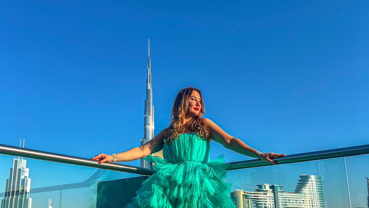 Shangri-La Balcony Flying Dress Videography Shoot Location