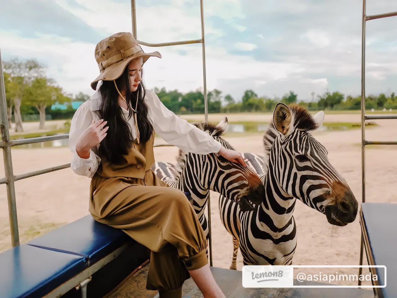 Kanchanaburi Safari Park Ticket and River Kwai Bridge Day Tour 