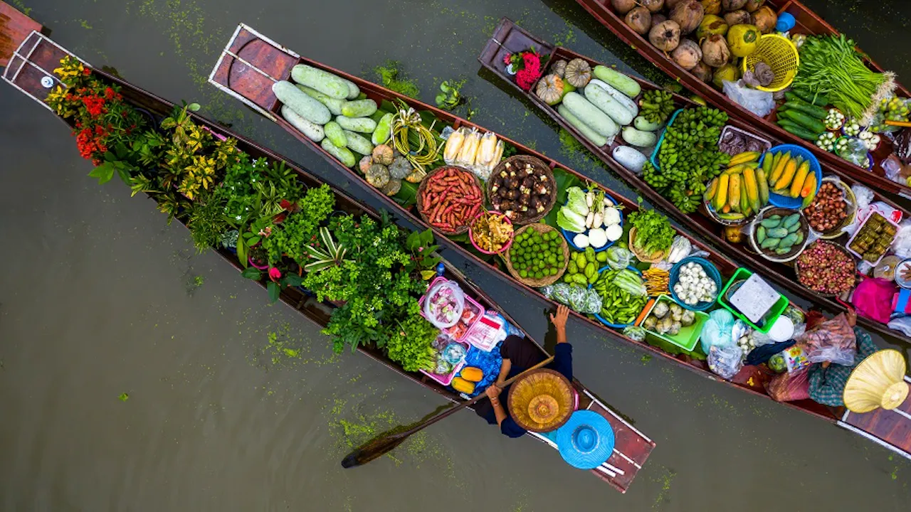 Maeklong Railway and Damnoen Saduak Floating Market Classic Day Tour Ticket