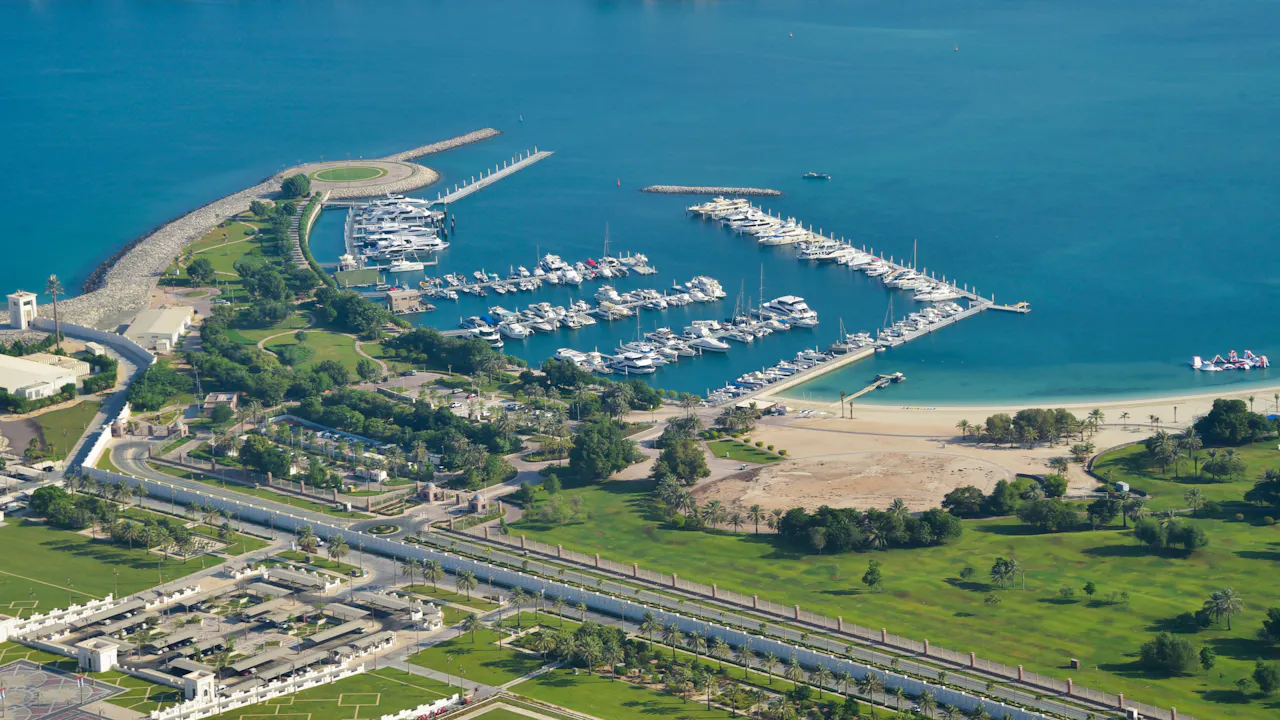 Abu Dhabi Helicopter Tour 30 MIN (Sharing Basis)