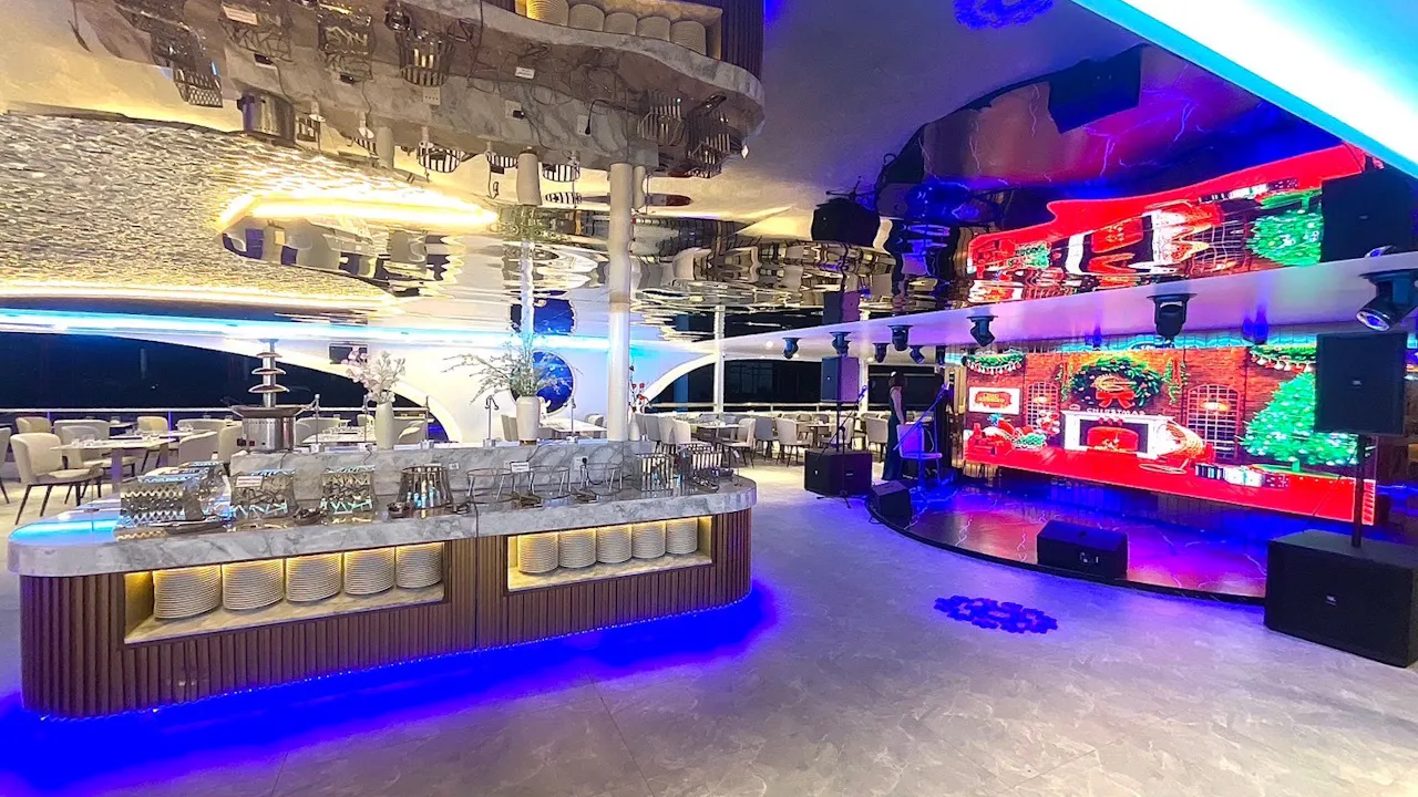 Royal Galaxy Dinner Cruise in Bangkok Price