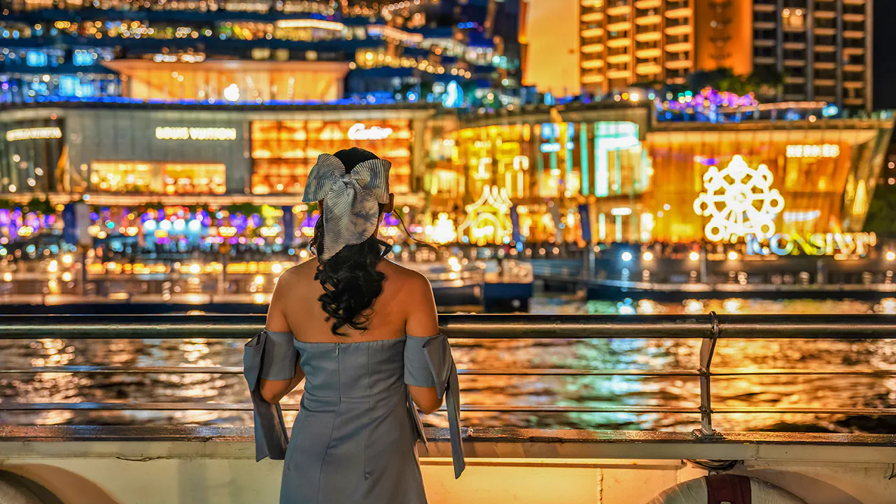 Royal Galaxy Dinner Cruise in Bangkok