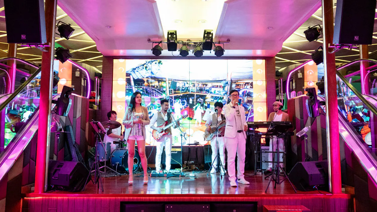 Bangkok Wonderful Pearl Dinner Cruise Thrillark