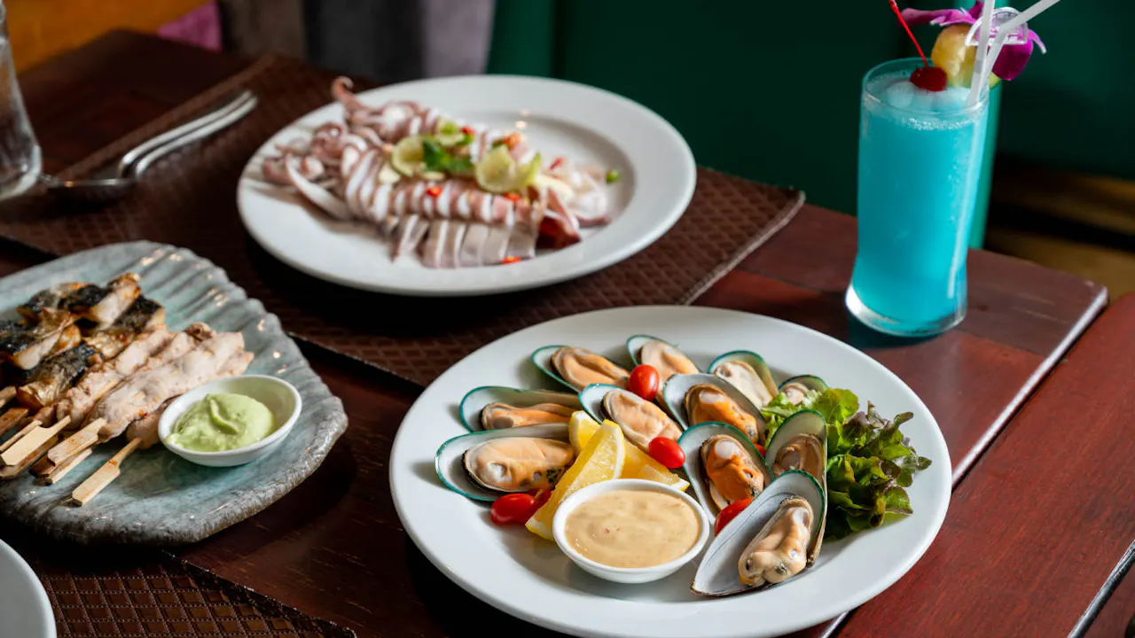 Bangkok Wonderful Pearl Dinner Cruise Price