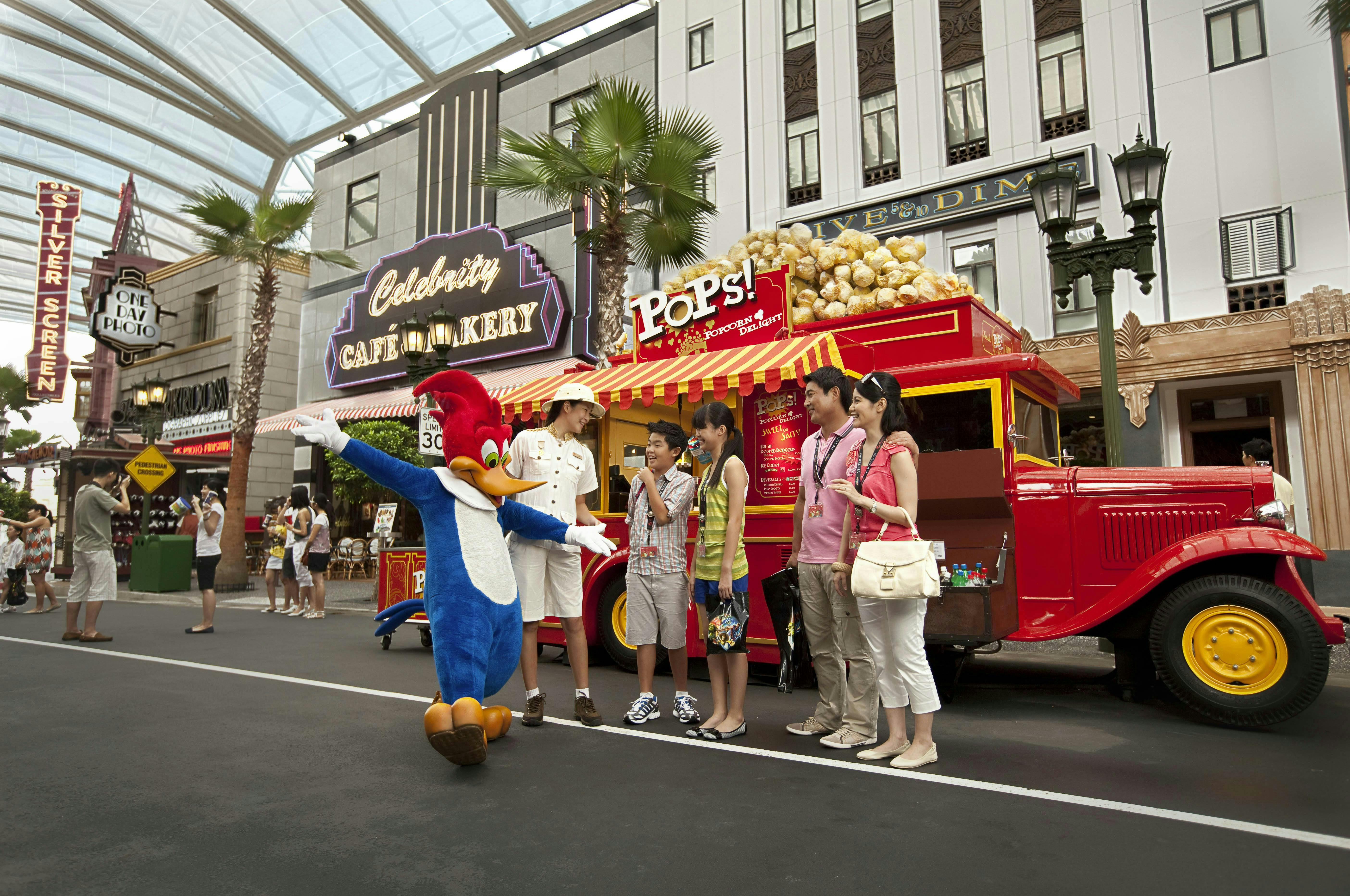 Universal Studios Singapore with Return Transfer Location