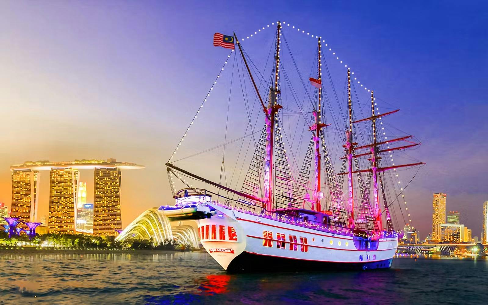 Singapore's Royal Albatross City Lights & Sunset Dinner Cruise Ticket