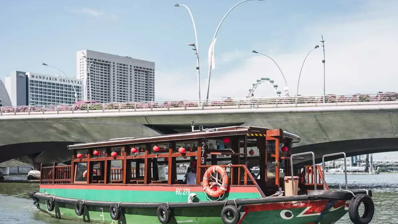 Singapore River Cruise by WaterB