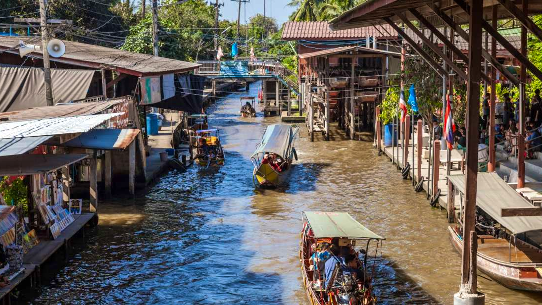 From Bangkok: Half-day Damnoen Saduak Floating Market Tour and Thai house with English Guide Location