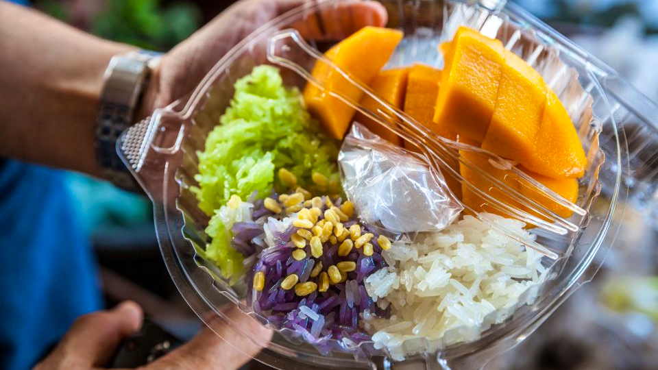 From Bangkok: Half-day Damnoen Saduak Floating Market Tour and Thai house with English Guide Discount