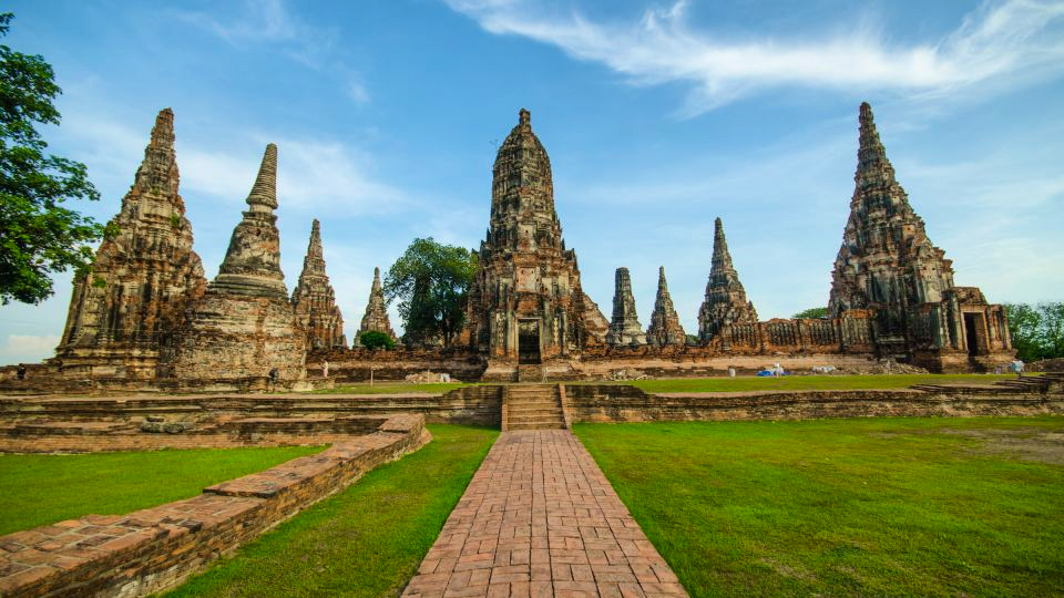 From Bangkok: Ayutthaya Day Tour with lunch with an English Guide