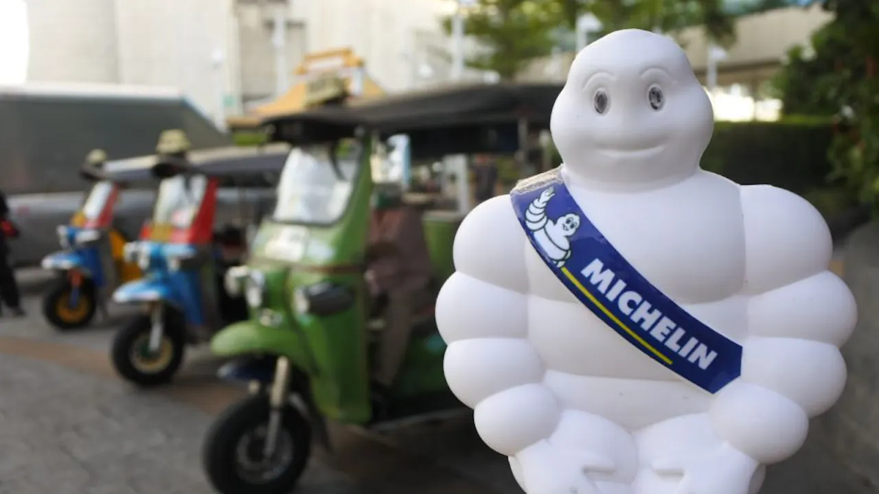 Michelin Guide Street Food Tour by Tuk Tuk with English Guide Discount