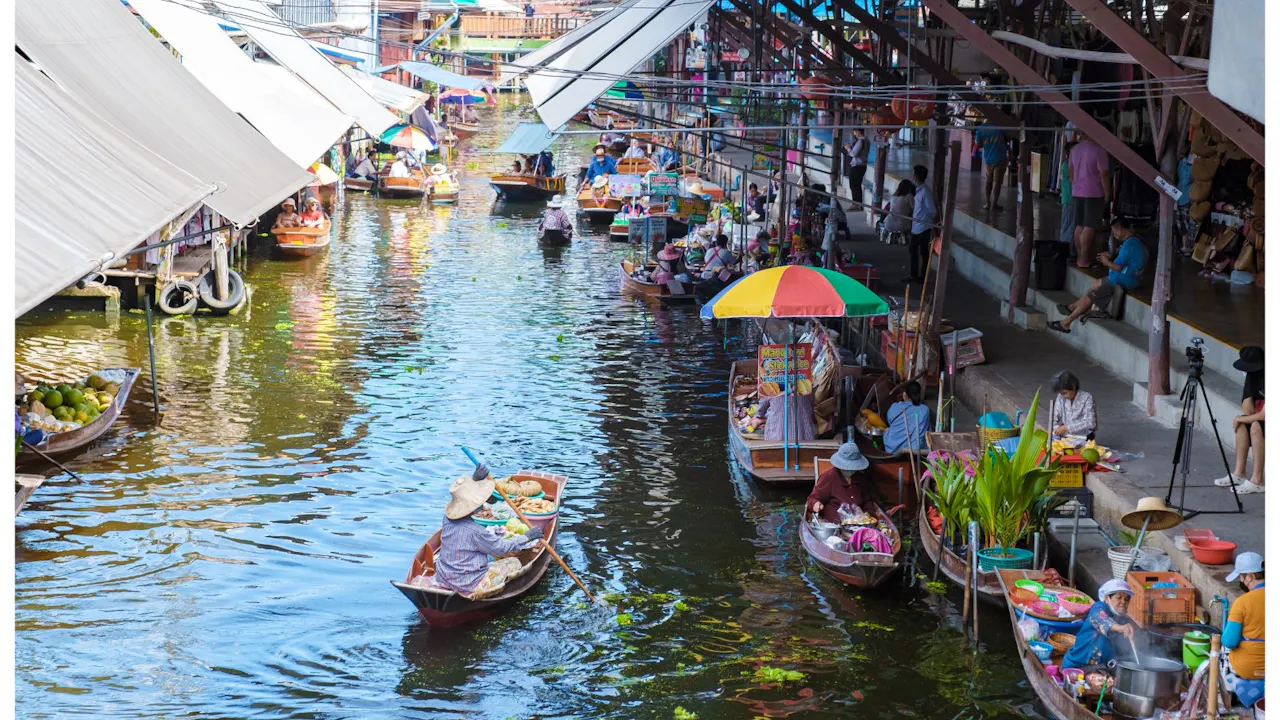 Classic Thailand Day Tour - Damnoen Saduak Floating Market & Elephant Camp