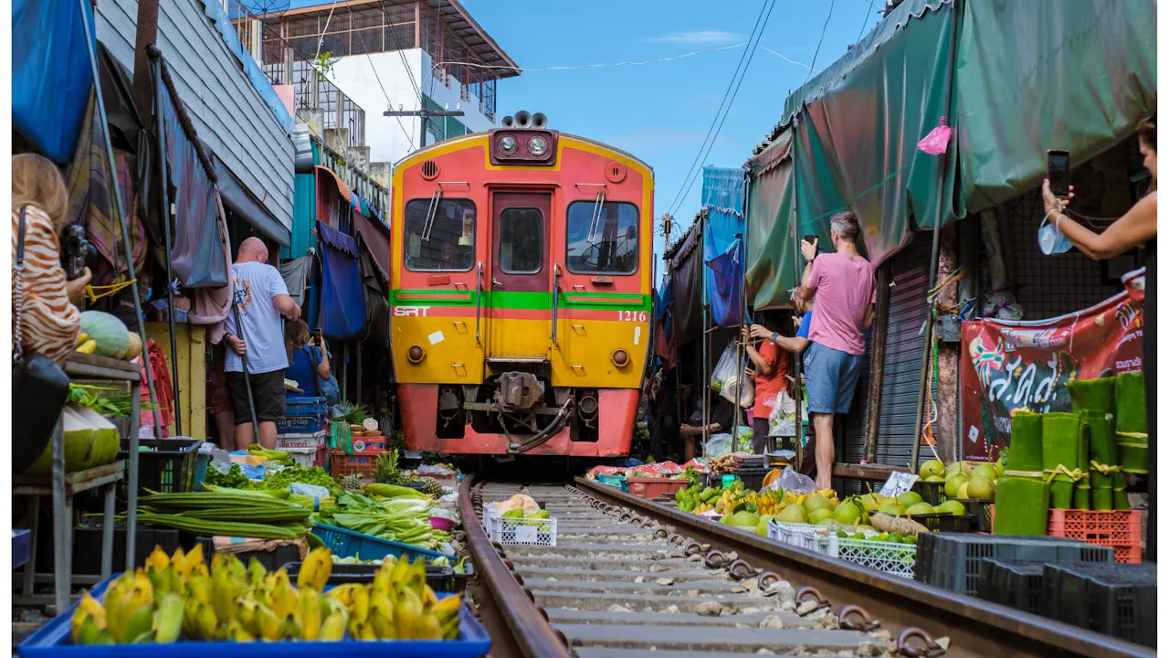 Classic Thailand Day Tour - Damnoen Saduak Floating Market & Elephant Camp Category