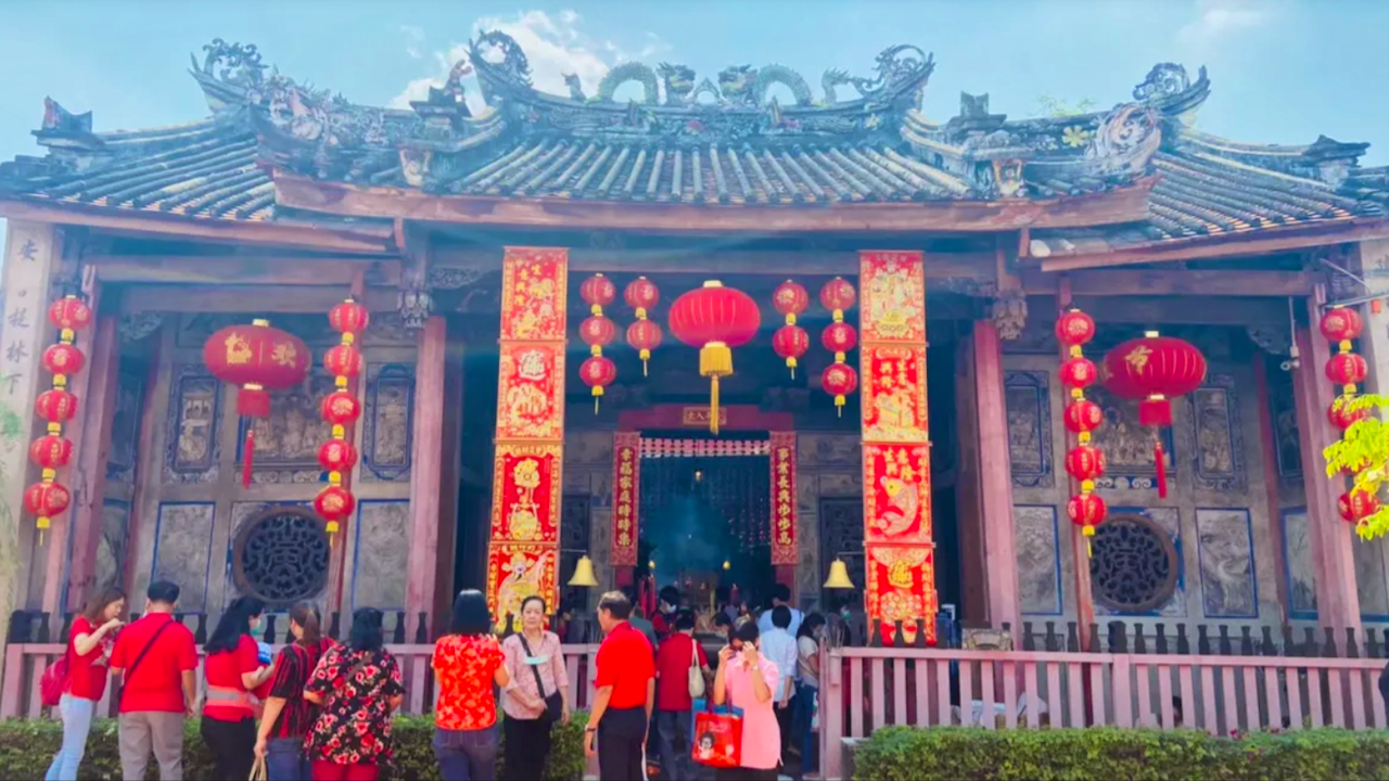 Discover the Rich Heritage: Old Portuguese Community and Flower Market. Thrillark