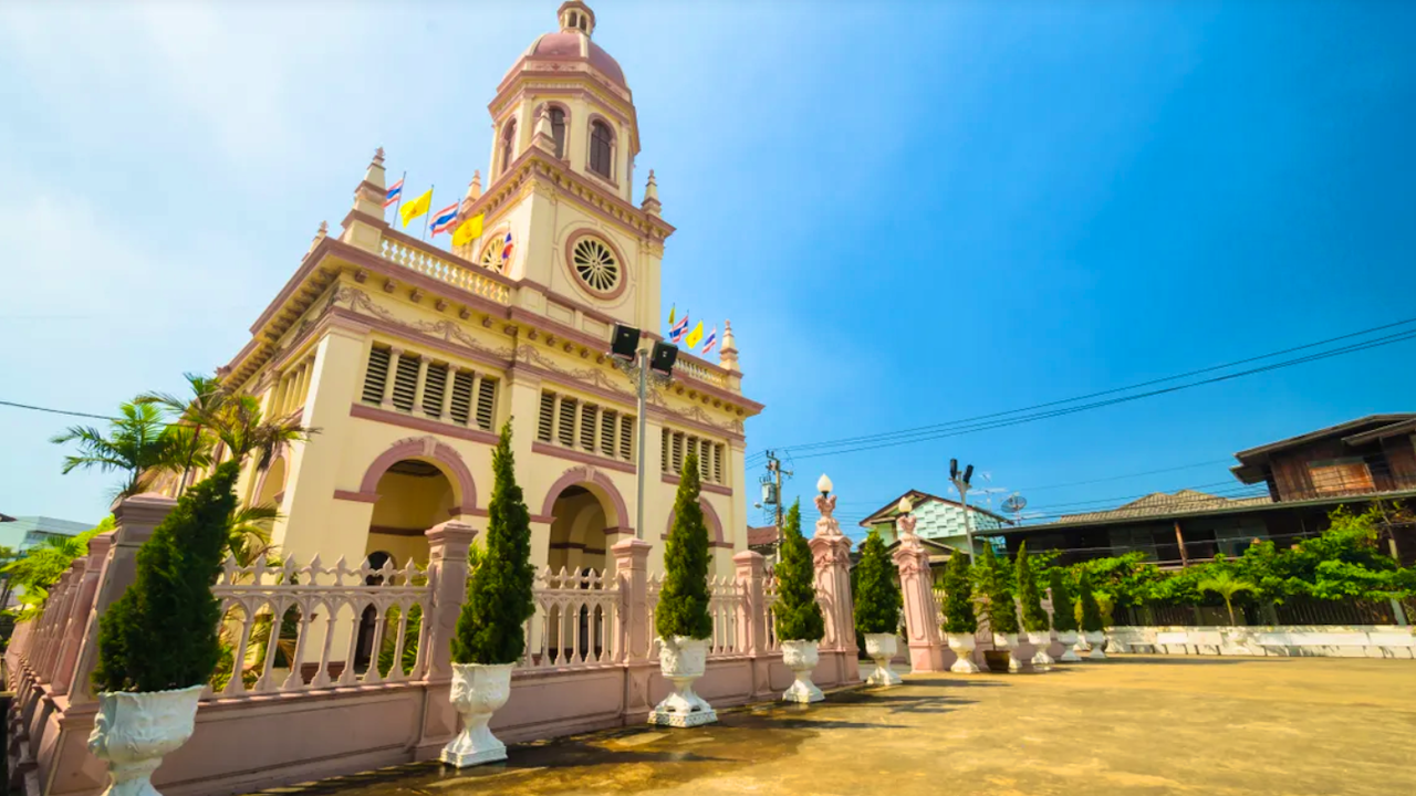 Discover the Rich Heritage: Old Portuguese Community and Flower Market.