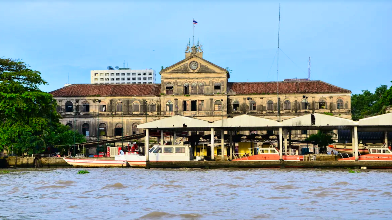 Discover the Rich Heritage: Old Portuguese Community and Flower Market. Location