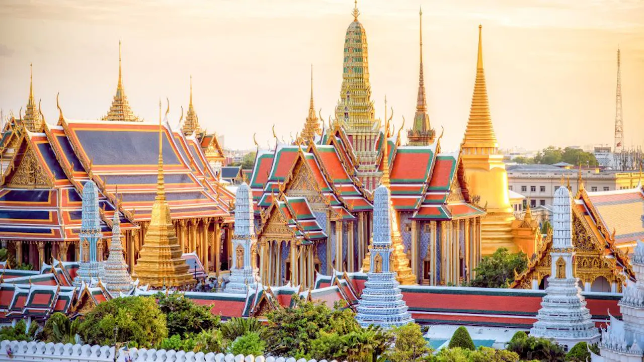 Bangkok: City Highlights Temple - Flexi Walking Temple Tour Grand Palace , Wat Pho , Wat Arun with English Guide