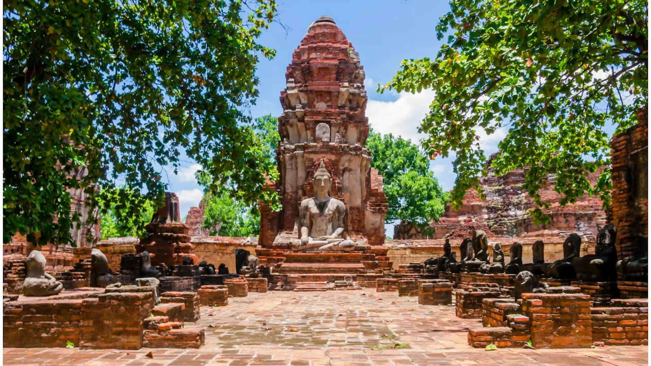 Ayutthaya Must Visit Temples Tour from Bangkok Location