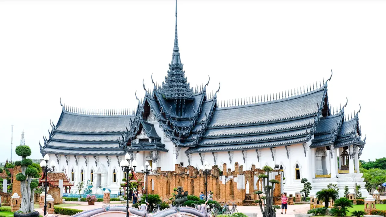 Explore The Giant Three-Headed Elephant - The Ancient City - Bang Pu Seaside Ticket