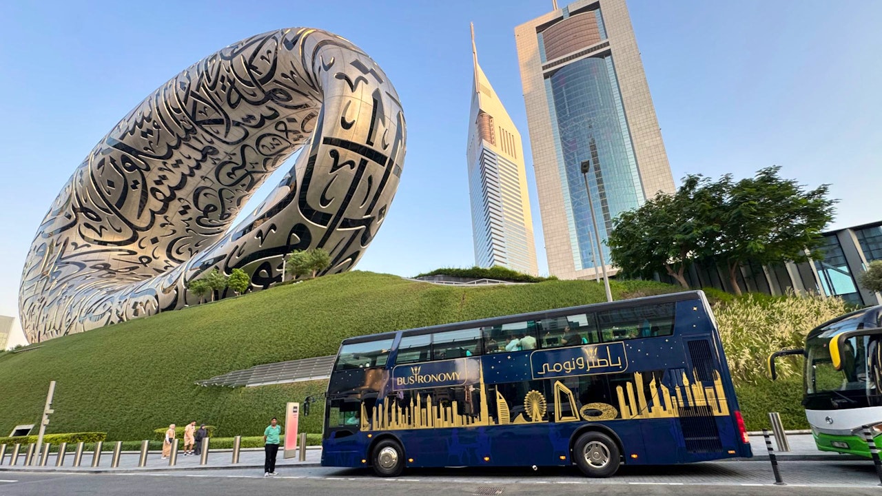 BusTronomy Dubai: Fine Dining Panoramic Tour