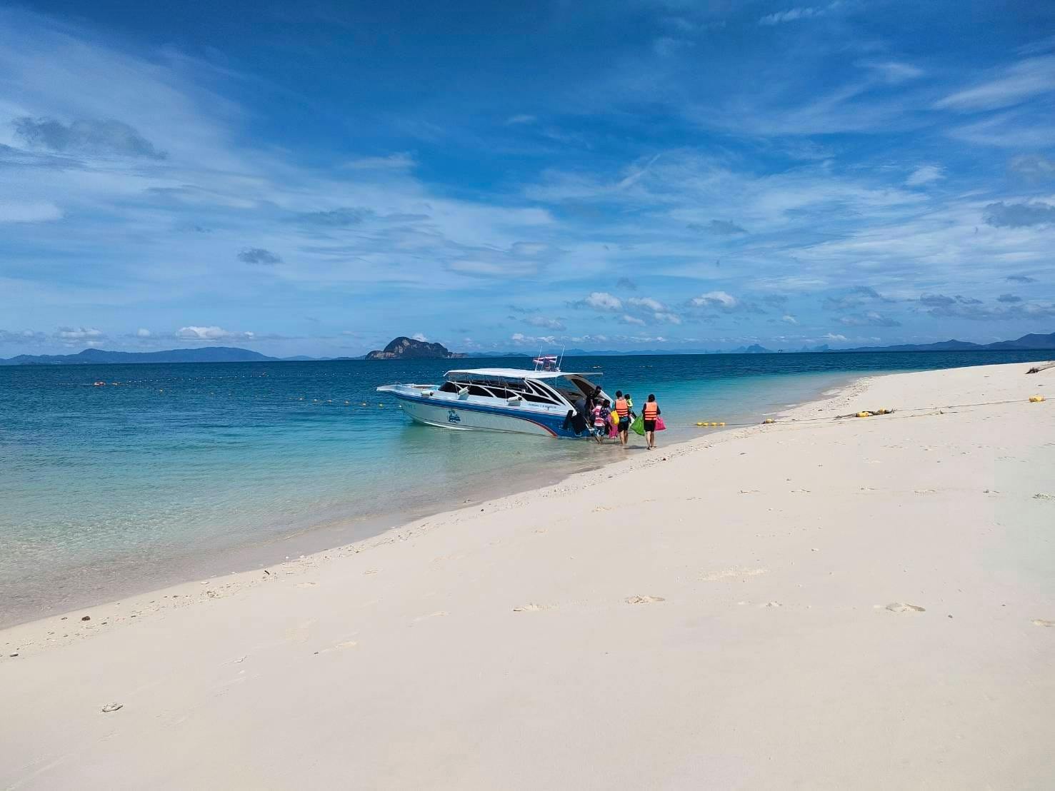Phi Phi Island Day Trip Speedboat Tour include Transfer Price