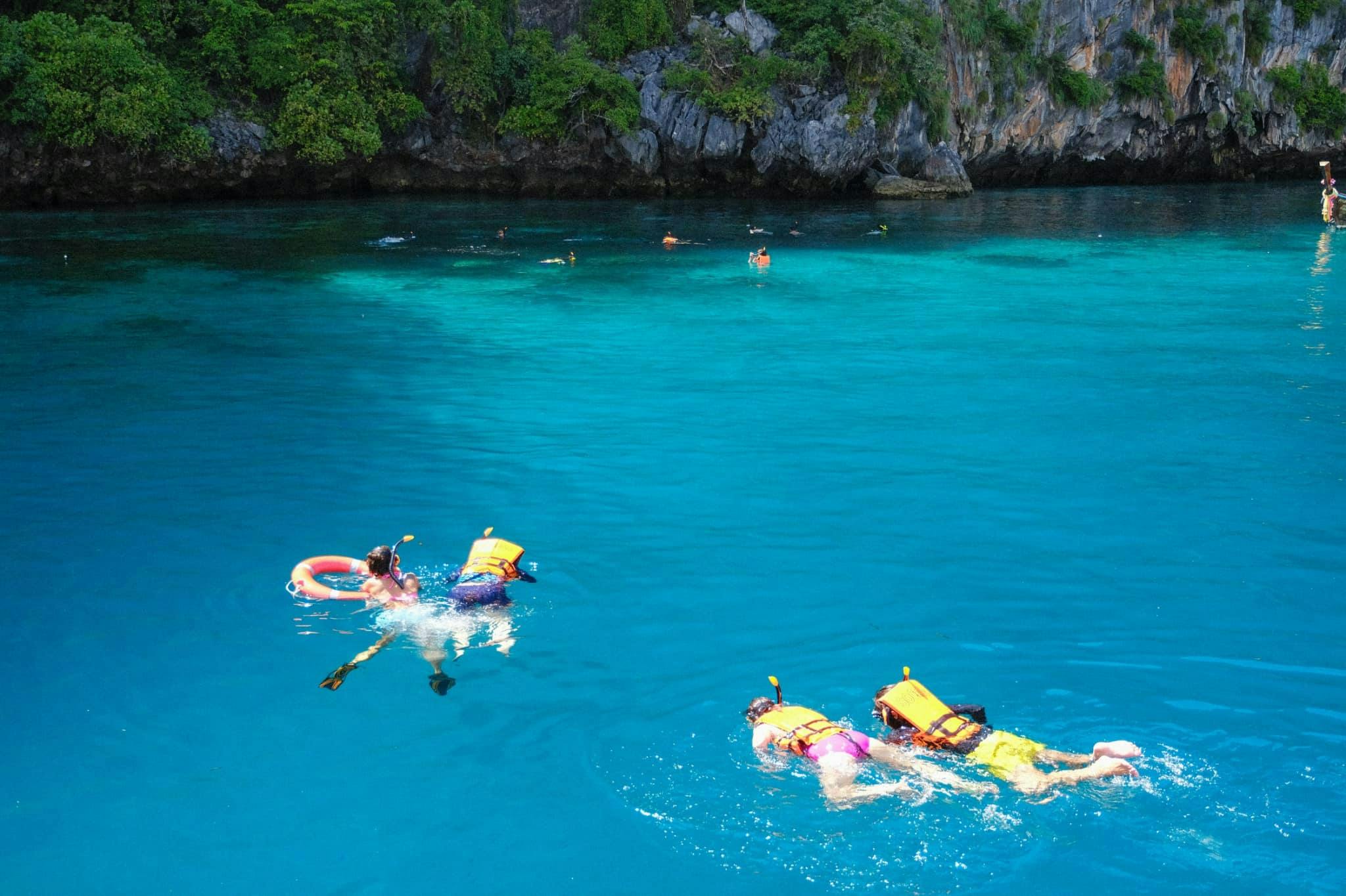 Phi Phi Island, Bamboo Island and Sunset Maiton Island by Seanery Speed Catamaran Review