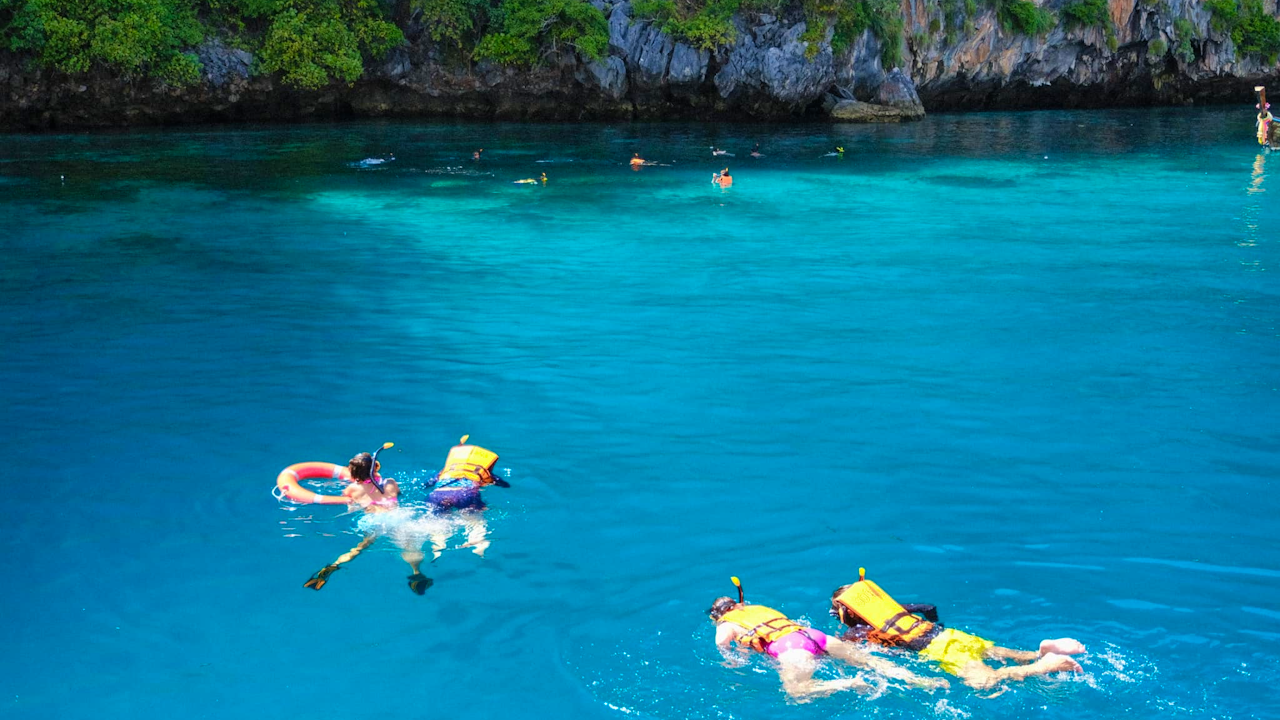 Phi Phi Island, Bamboo Island and Sunset Maiton Island by Seanery Speed Catamaran Review