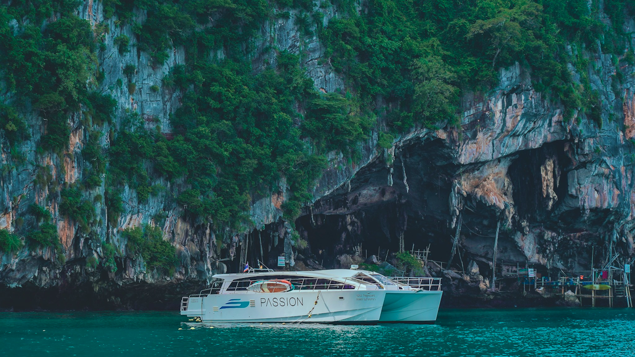 Phi Phi Island, Bamboo Island and Sunset Maiton Island by Seanery Speed Catamaran Price